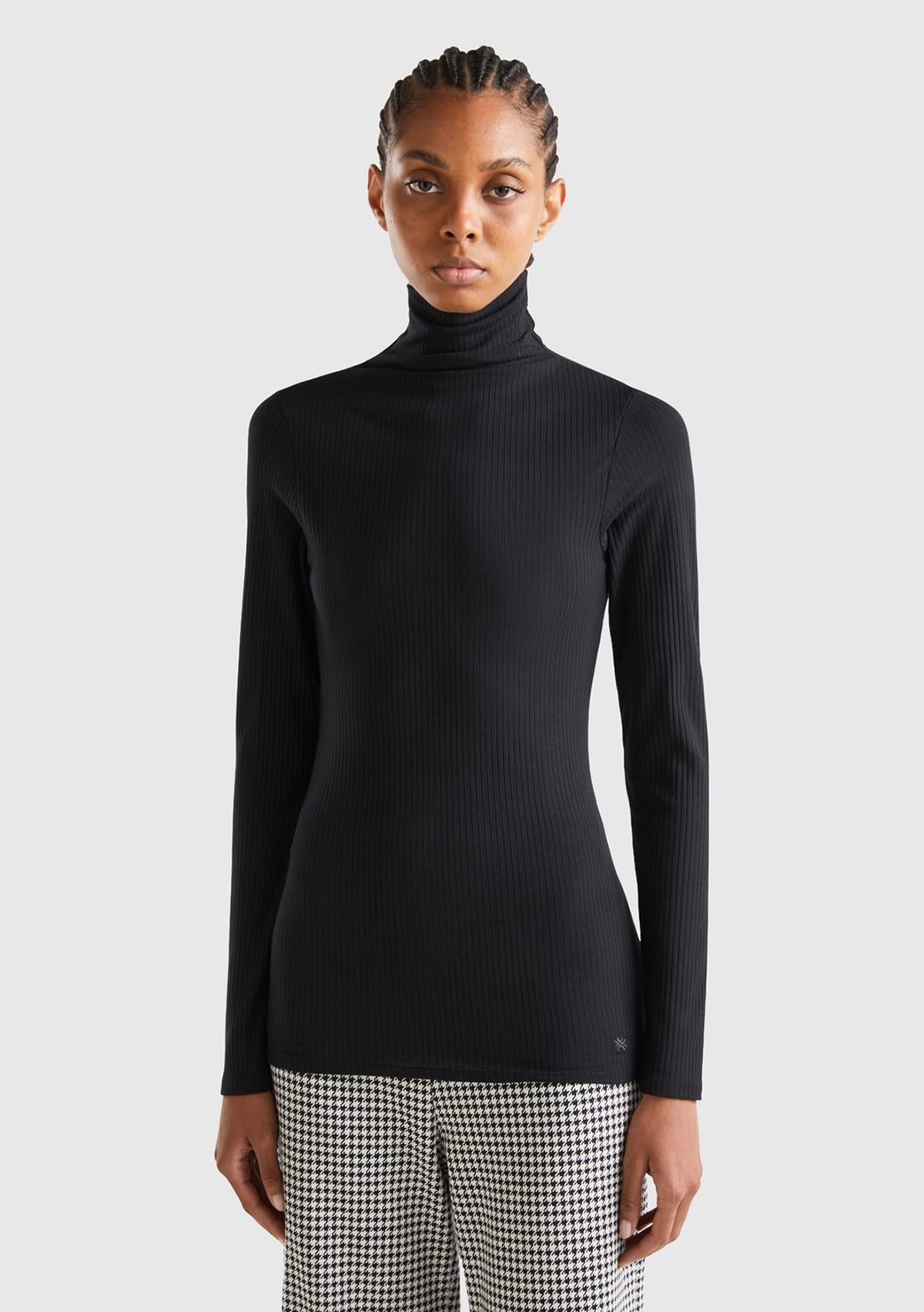  Kadın Siyah Viskoz Karışımlı Balıkçı Yaka Ribanalı T-Shirt