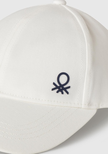  Erkek Çocuk Beyaz Önü Logo Baskılı Kep Şapka