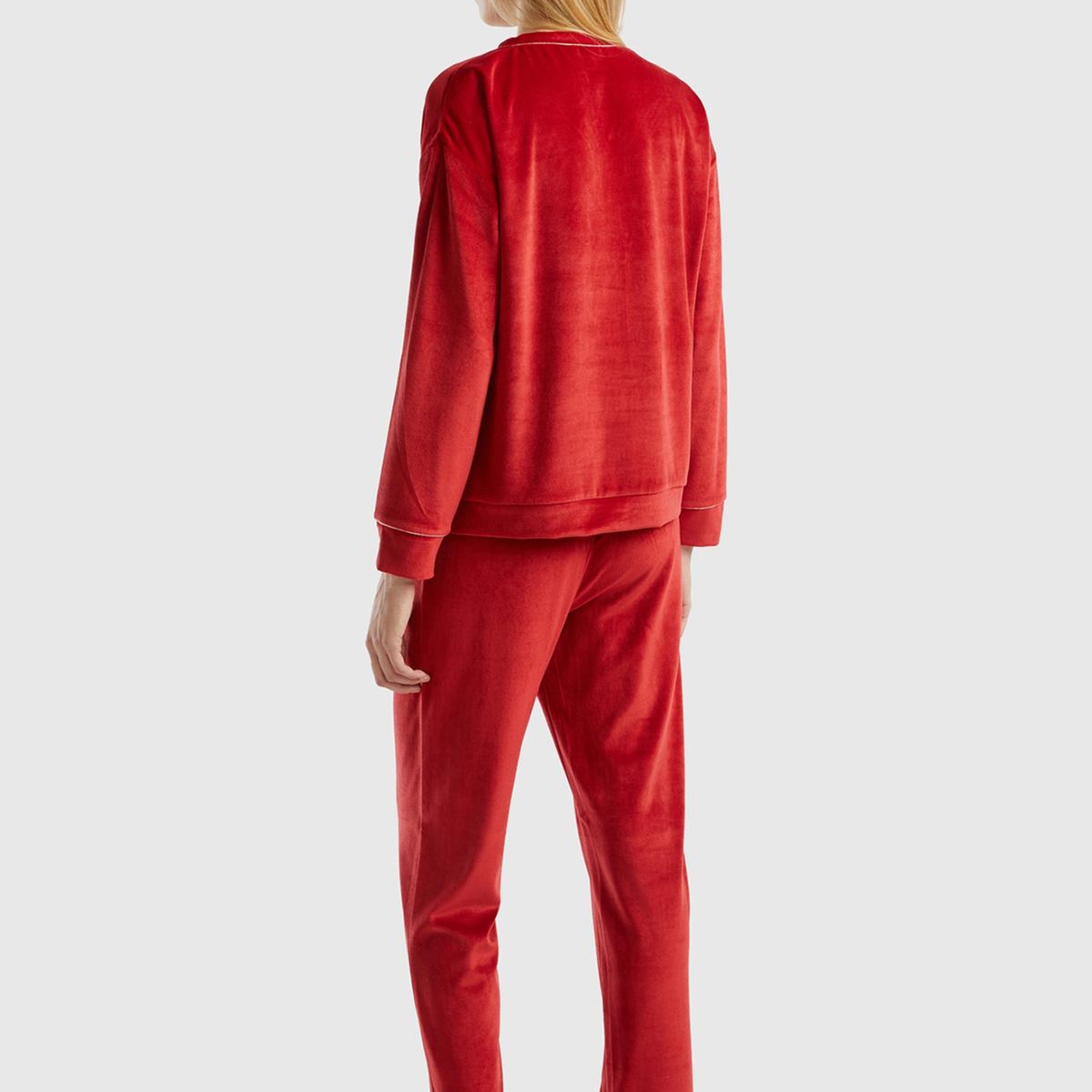 Kadın Kırmızı Çizgi Detaylı V Yaka Pijama Takımı