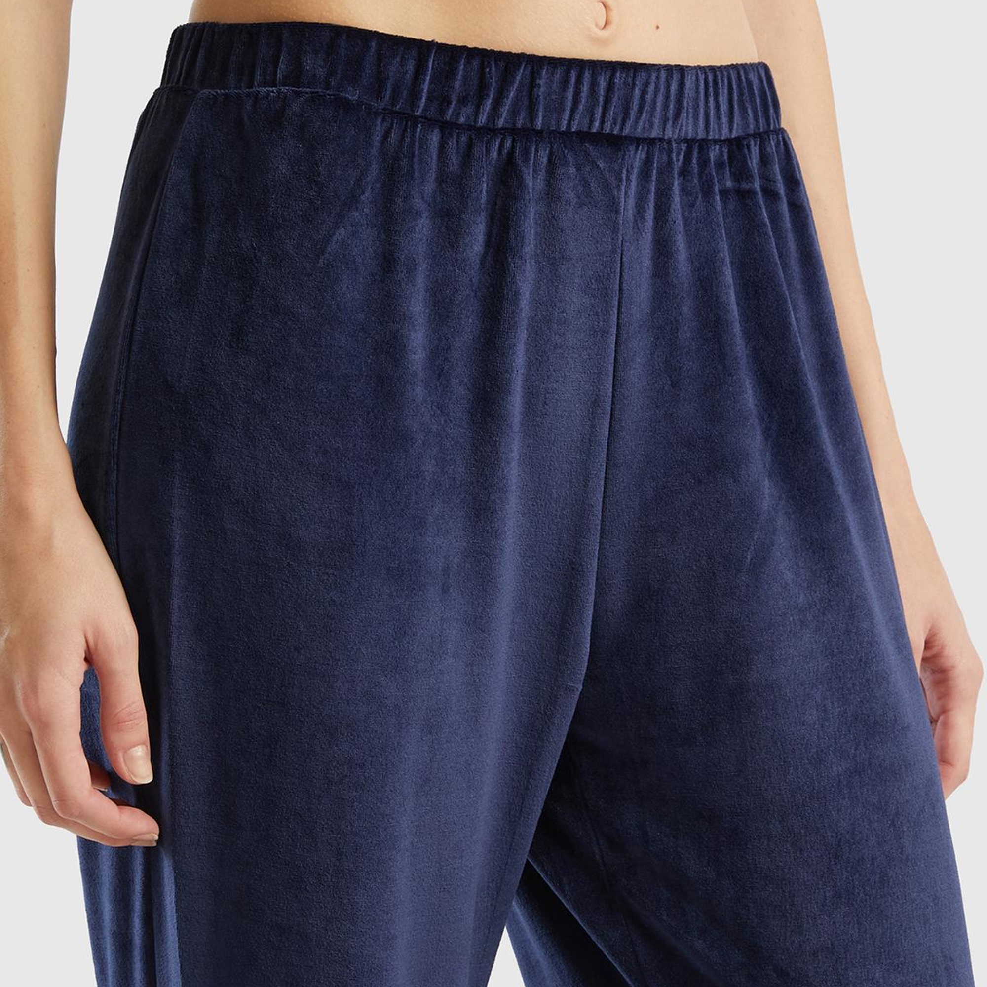 Kadın Lacivert Çizgi Detaylı V Yaka Pijama Takımı