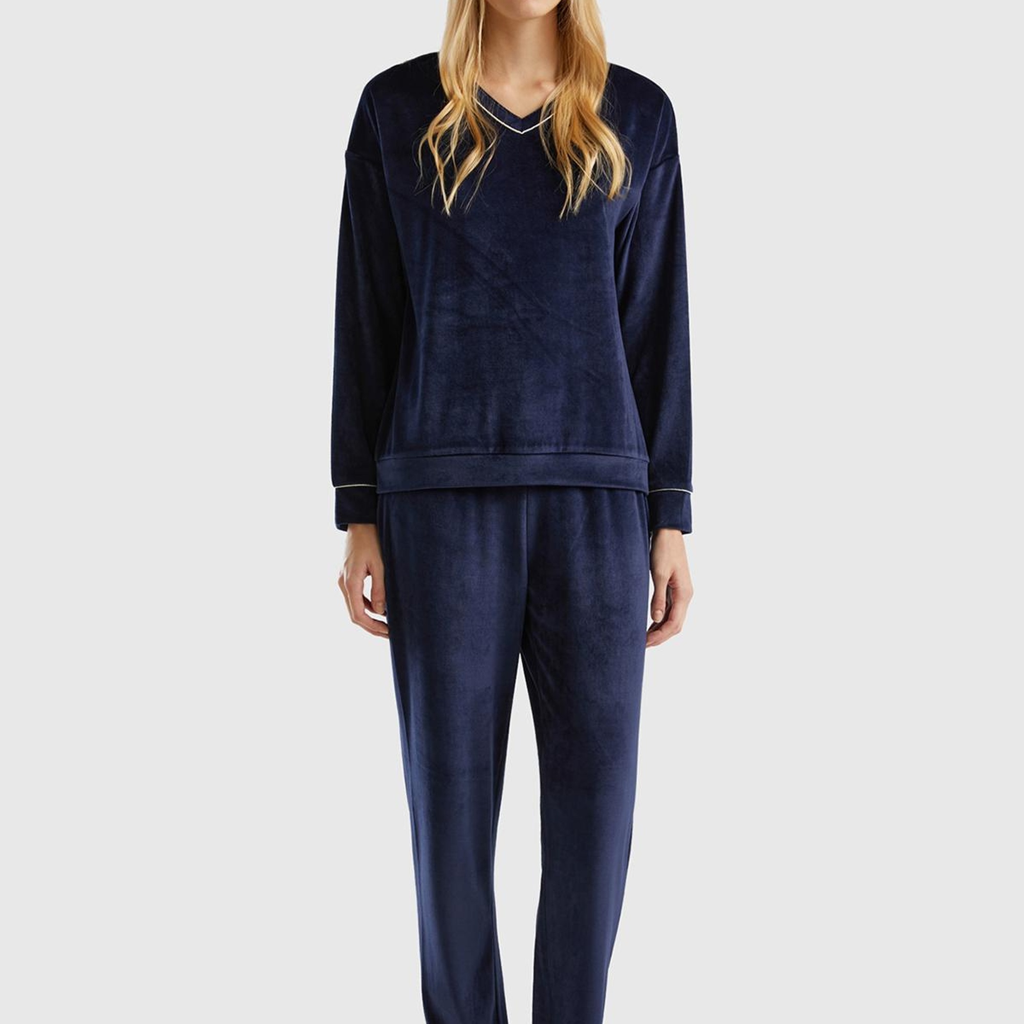 Kadın Lacivert Çizgi Detaylı V Yaka Pijama Takımı