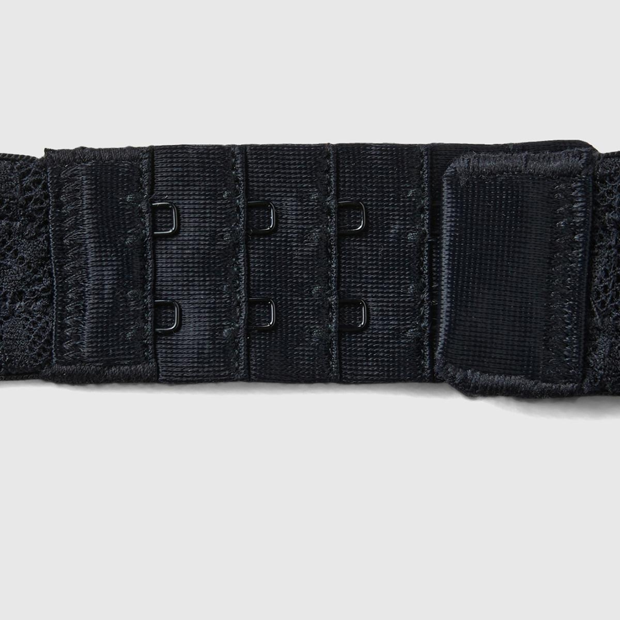 Kadın Siyah Dantelli Balkonet Sütyen