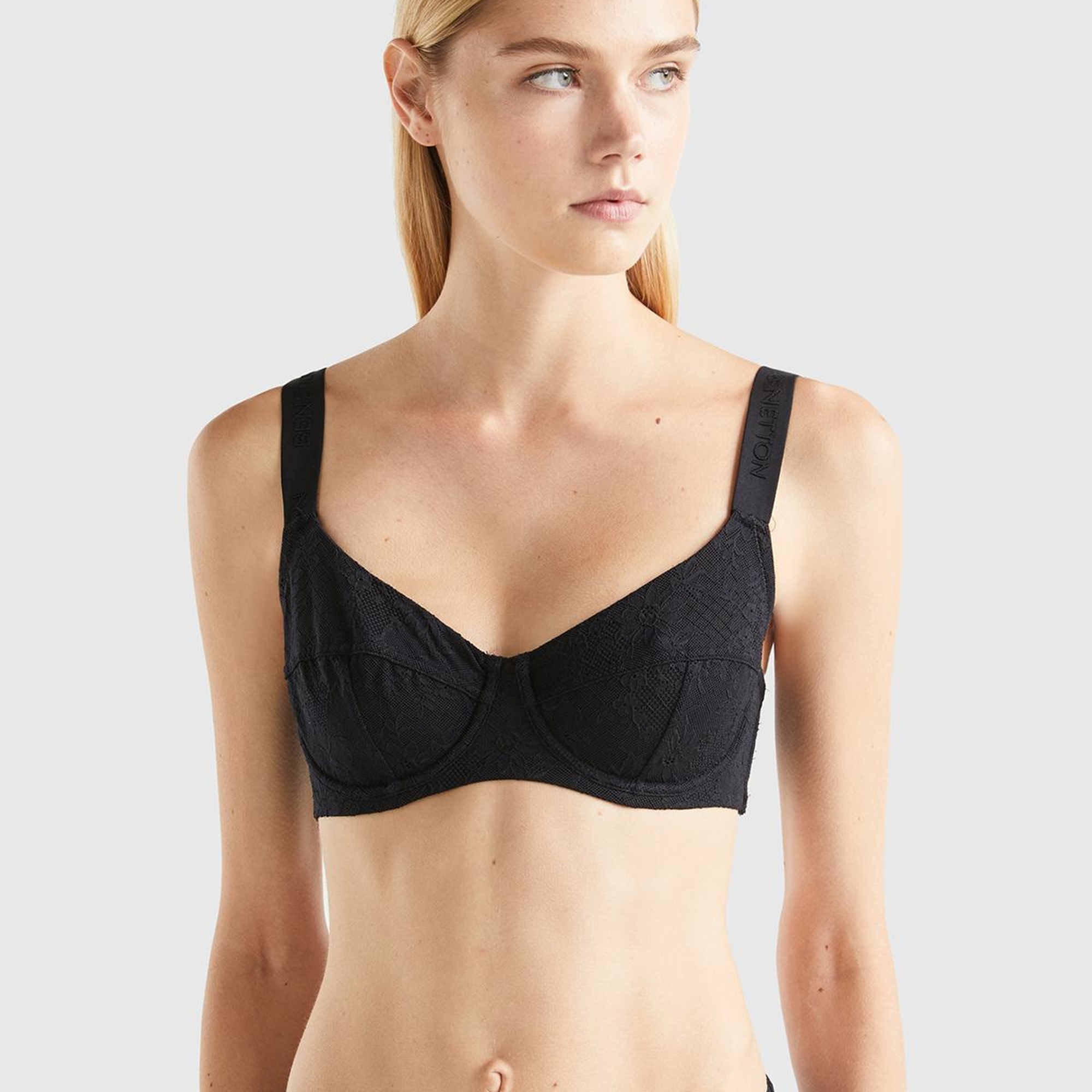 Kadın Siyah Dantelli Balkonet Sütyen