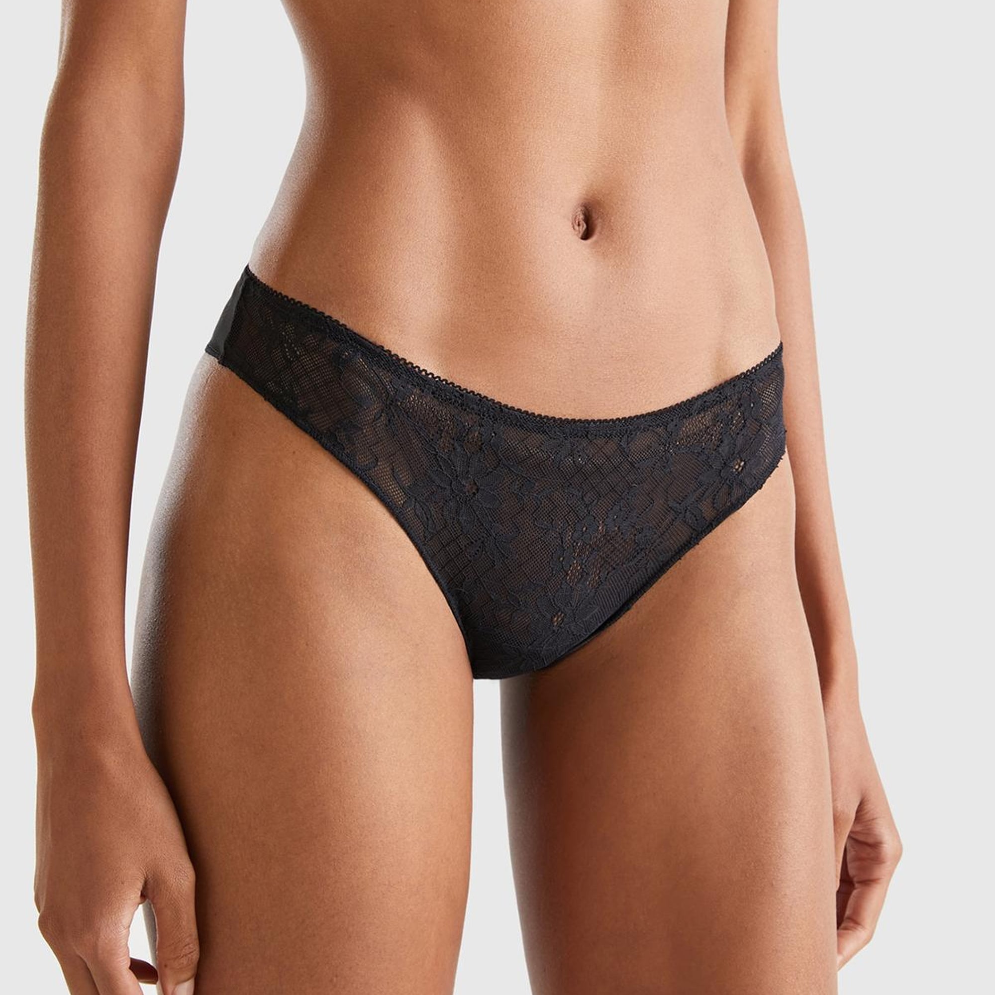 Kadın Siyah Dantelli Brazilian Külot