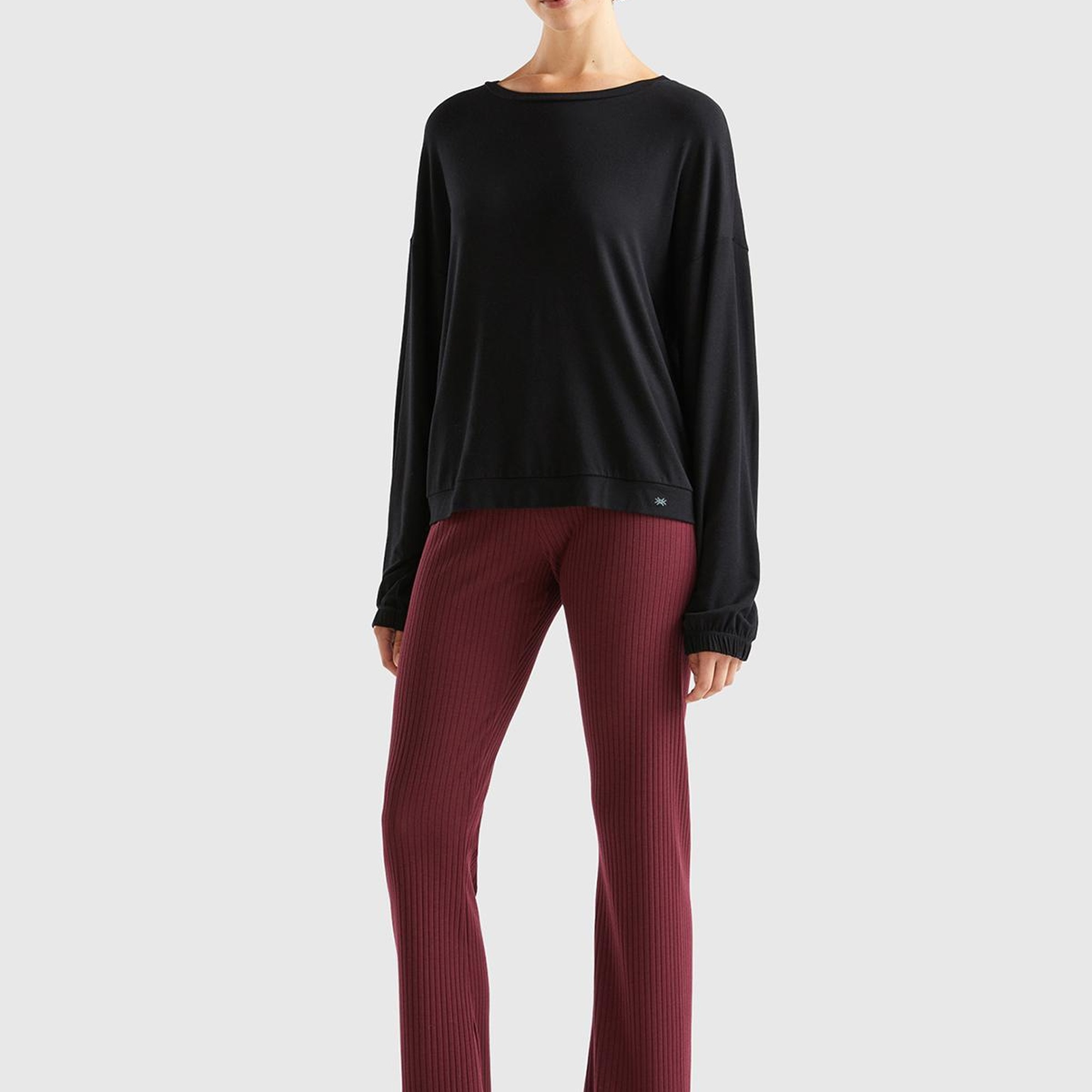 Kadın Siyah Etiket Detaylı Sweatshirt