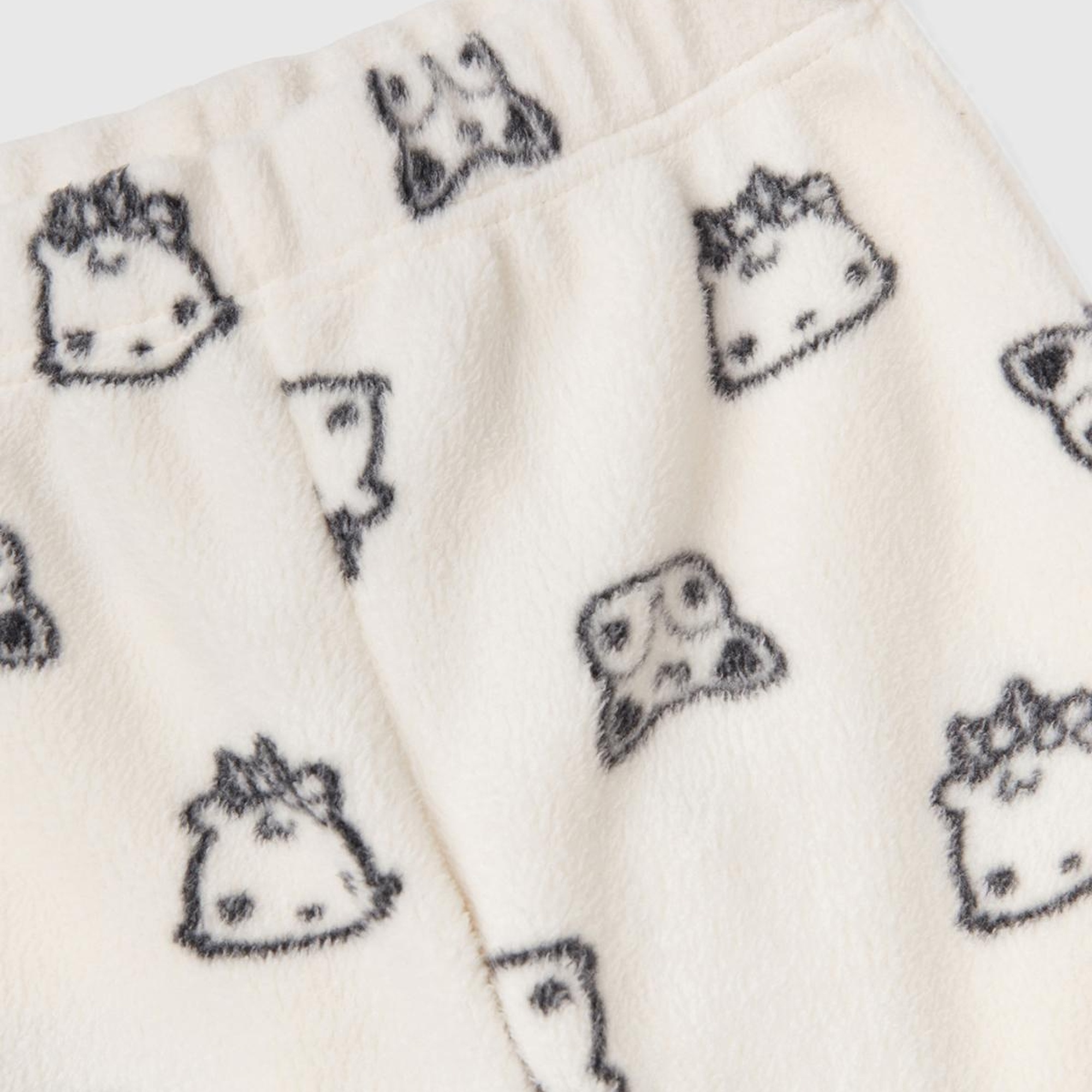 Kız Çocuk Krem Tamamı Hayvan Desenli Polar Pijama Takımı