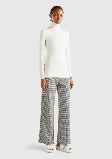  Kadın Krem Viskoz Karışımlı Balıkçı Yaka Ribanalı T-Shirt