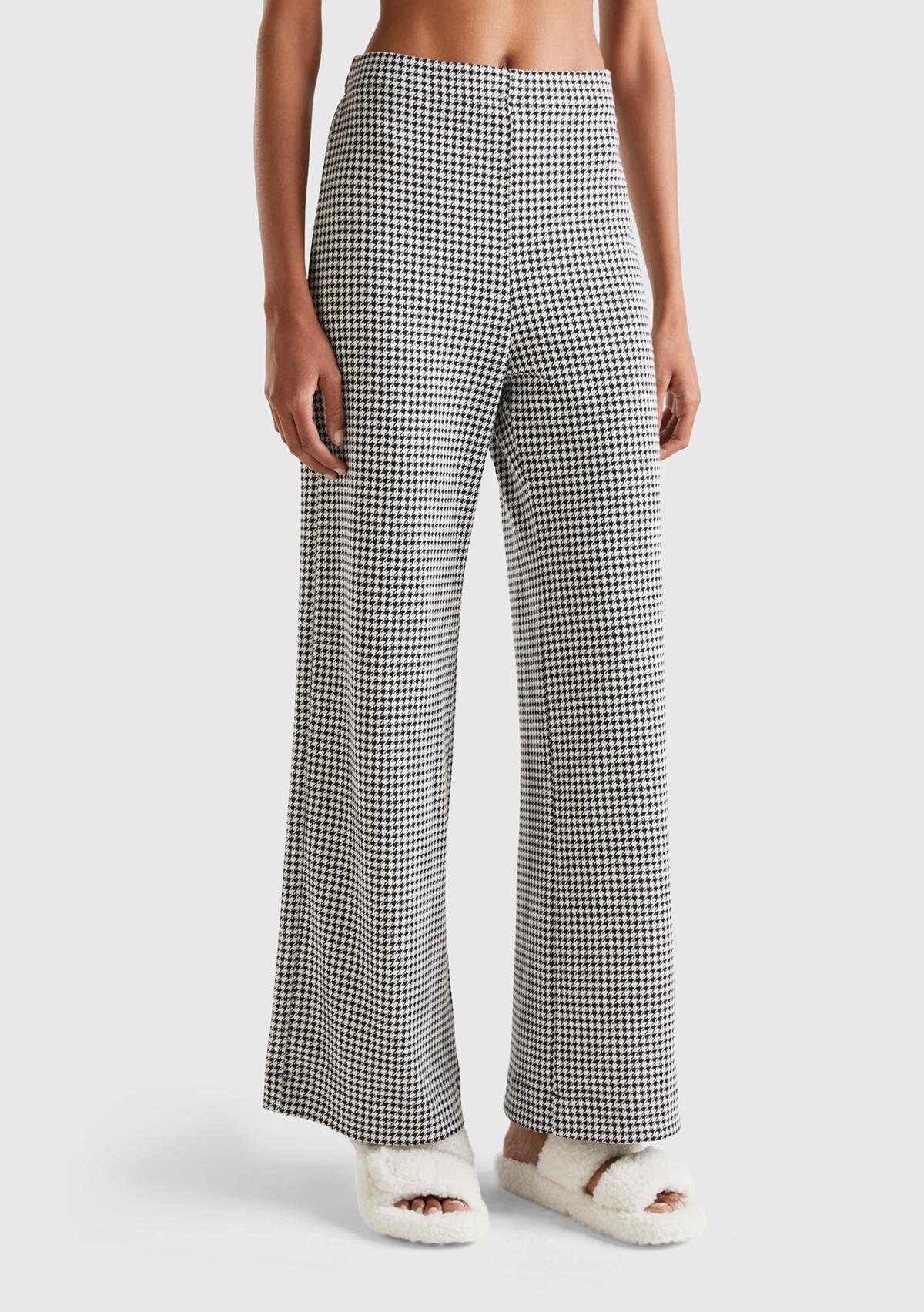  Kadın Siyah-Beyaz Tamamı Desenli Geniş Paça Viskoz Karışımlı Pijama Alt