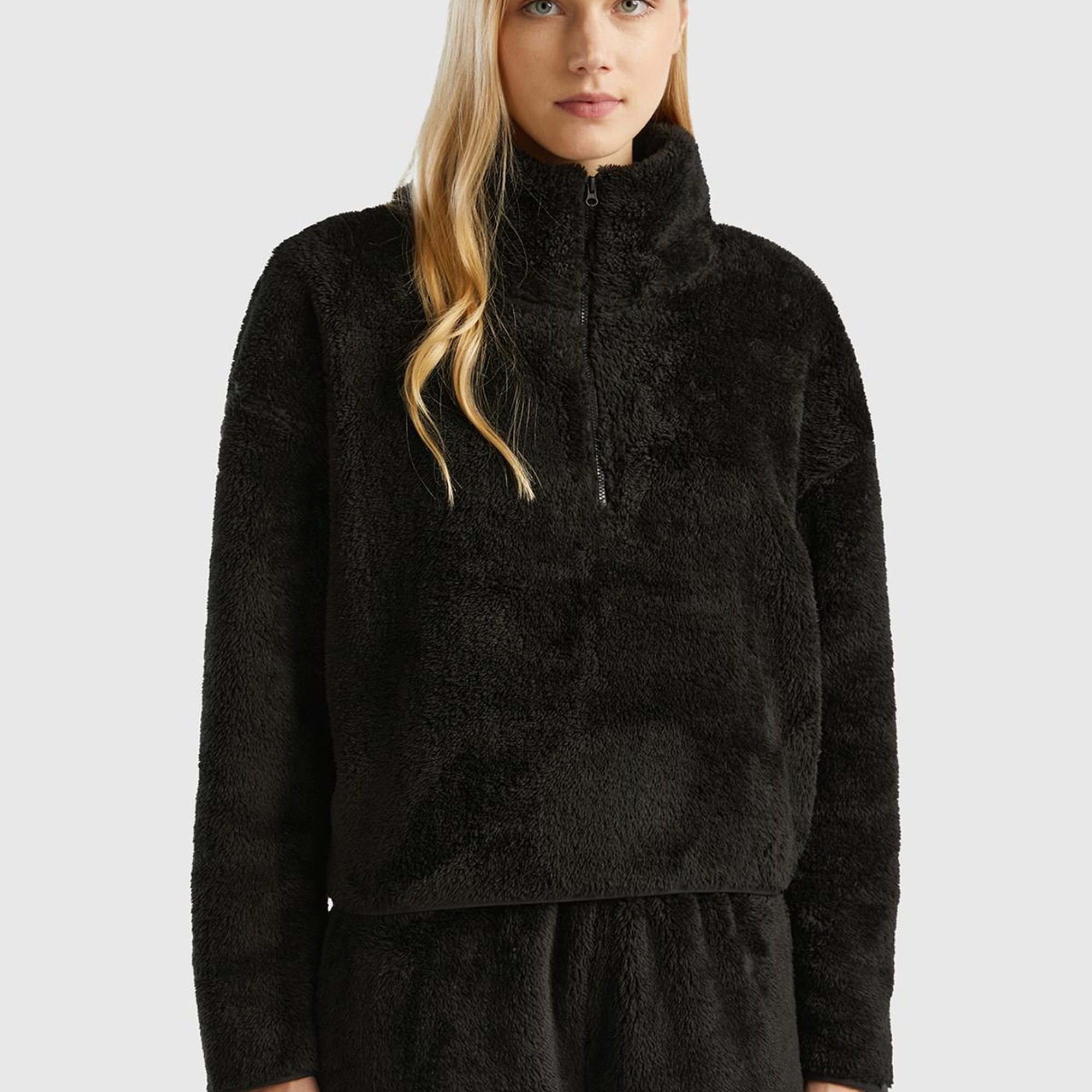 Kadın Siyah Yarım Fermuarlı Peluş Crop Sweatshirt