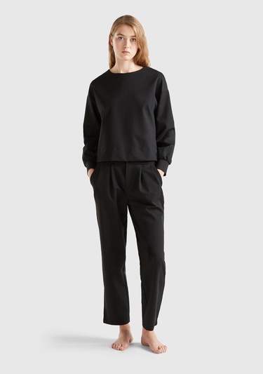  Kadın Siyah Yanlarında Yırtmaç Detaylı Viskoz Karışımlı Sweatshirt