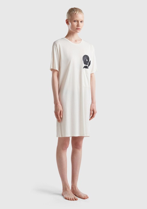  Kadın Krem Yakası Çiçek Baskılı Viskoz Karışımlı Gecelik