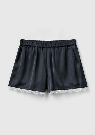  Kadın Siyah Dantel Detaylı Pijama Şort