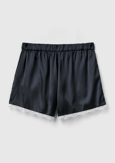  Kadın Siyah Dantel Detaylı Pijama Şort