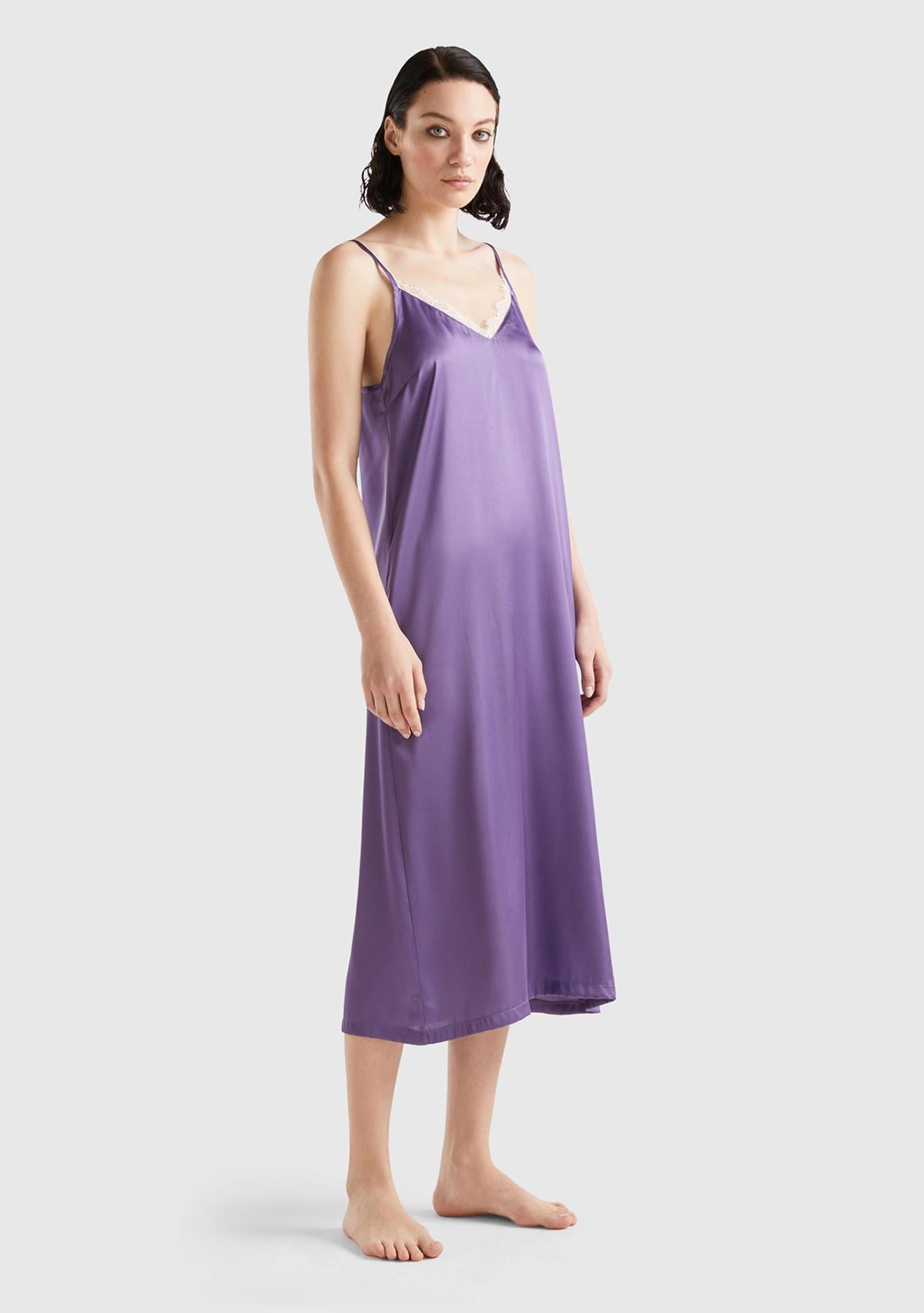  Kadın Mor Yakası Dantel Detaylı Saten Gecelik