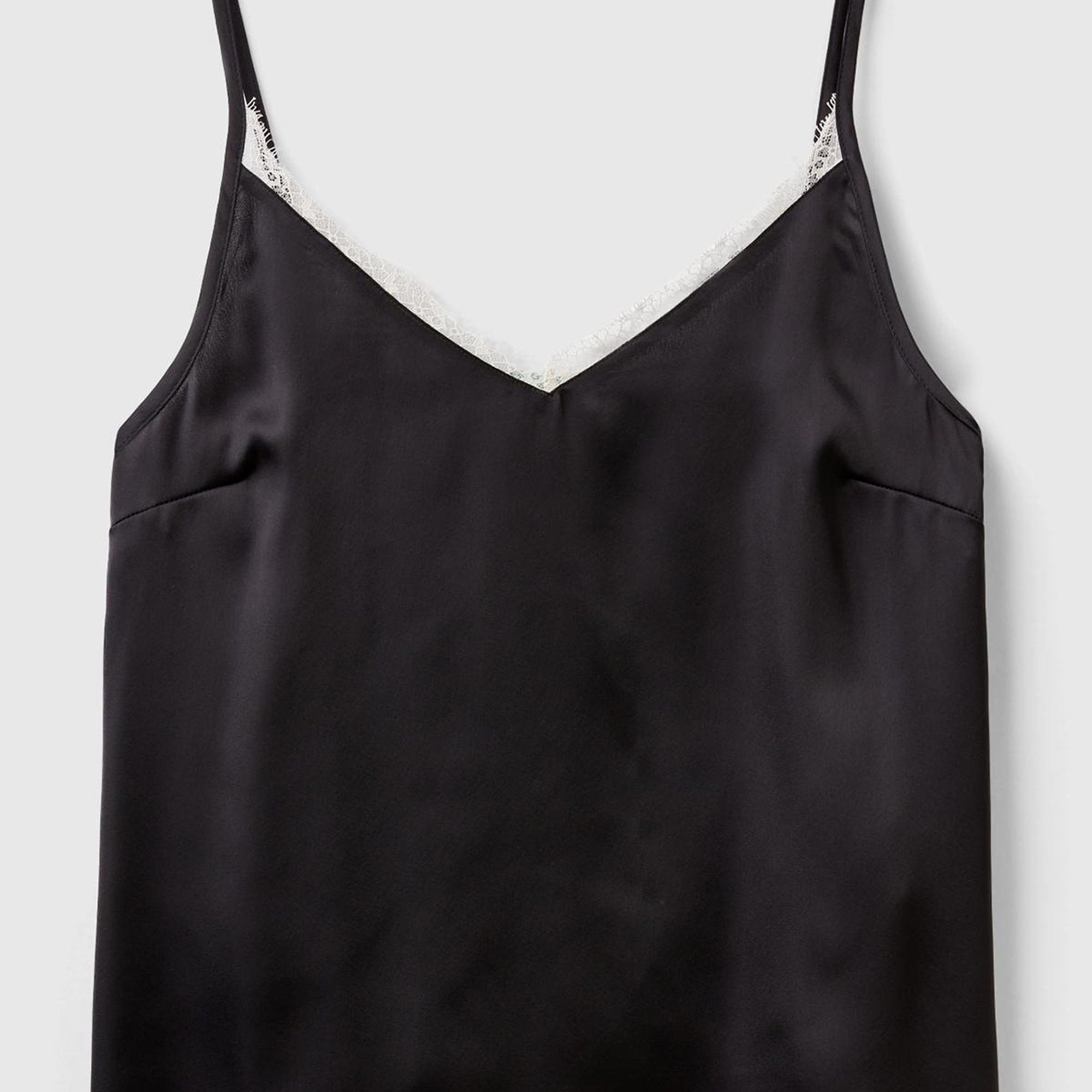 Kadın Siyah Yakası Dantelli Askılı Pijama Üst