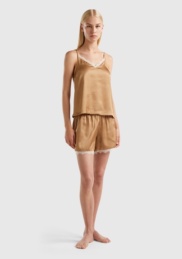  Kadın Taba Yakası Dantelli Askılı Pijama Üst