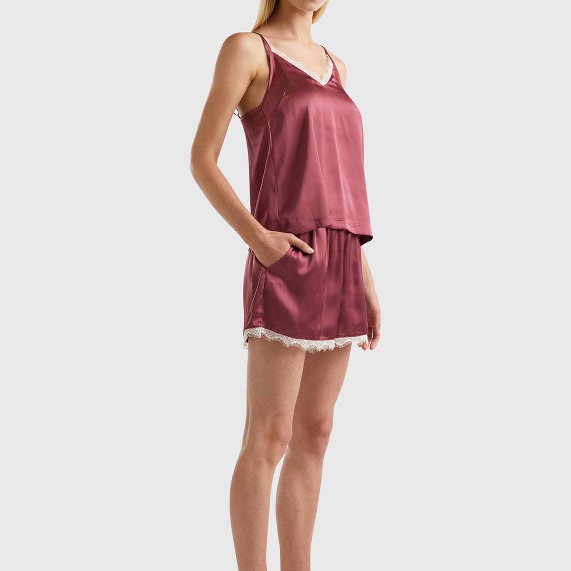 Kadın Bordo Yakası Dantelli Askılı Pijama Üst