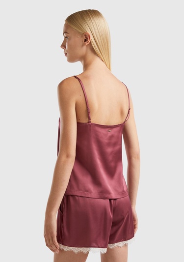  Kadın Bordo Yakası Dantelli Askılı Pijama Üst