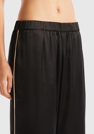  Kadın Siyah Saten Pijama Takımı