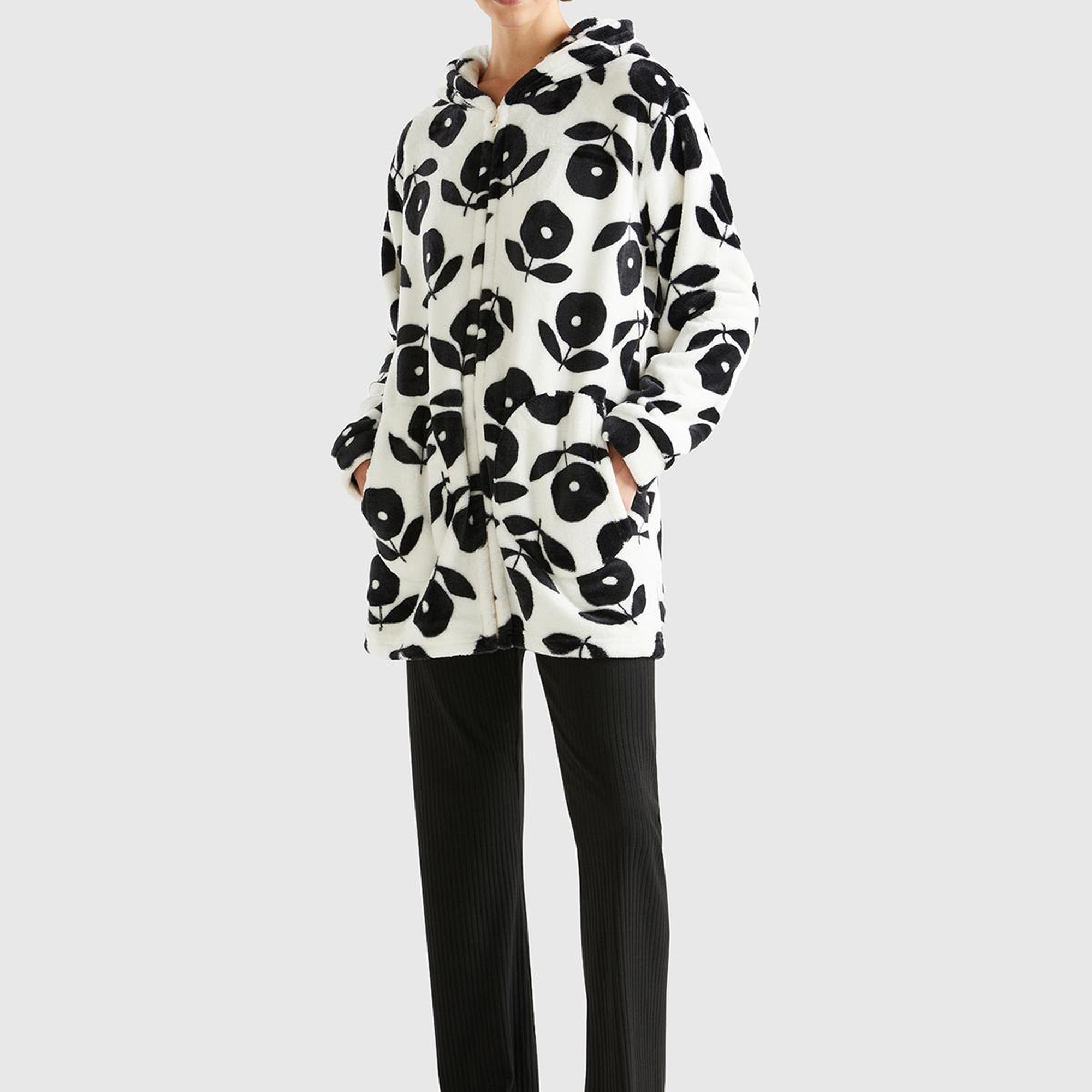 Kadın Krem Tamamı Çiçek Desenli Sabahlık