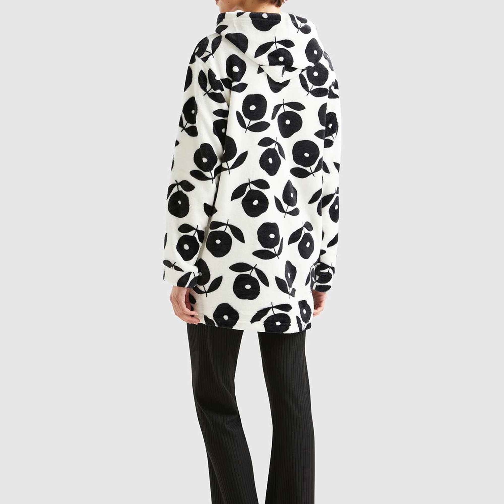 Kadın Krem Tamamı Çiçek Desenli Sabahlık