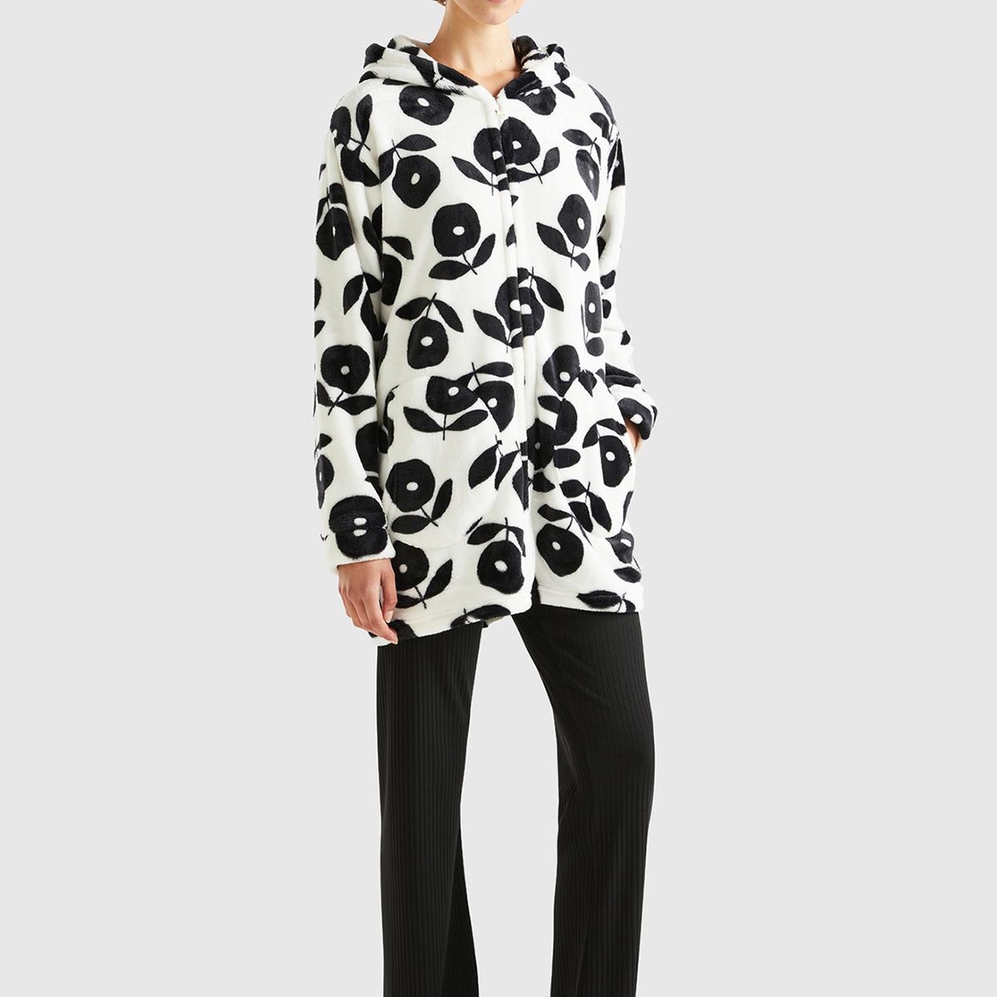 Kadın Krem Tamamı Çiçek Desenli Sabahlık