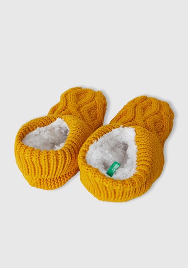  Kadın Hardal İşlemeli Peluş Panduf