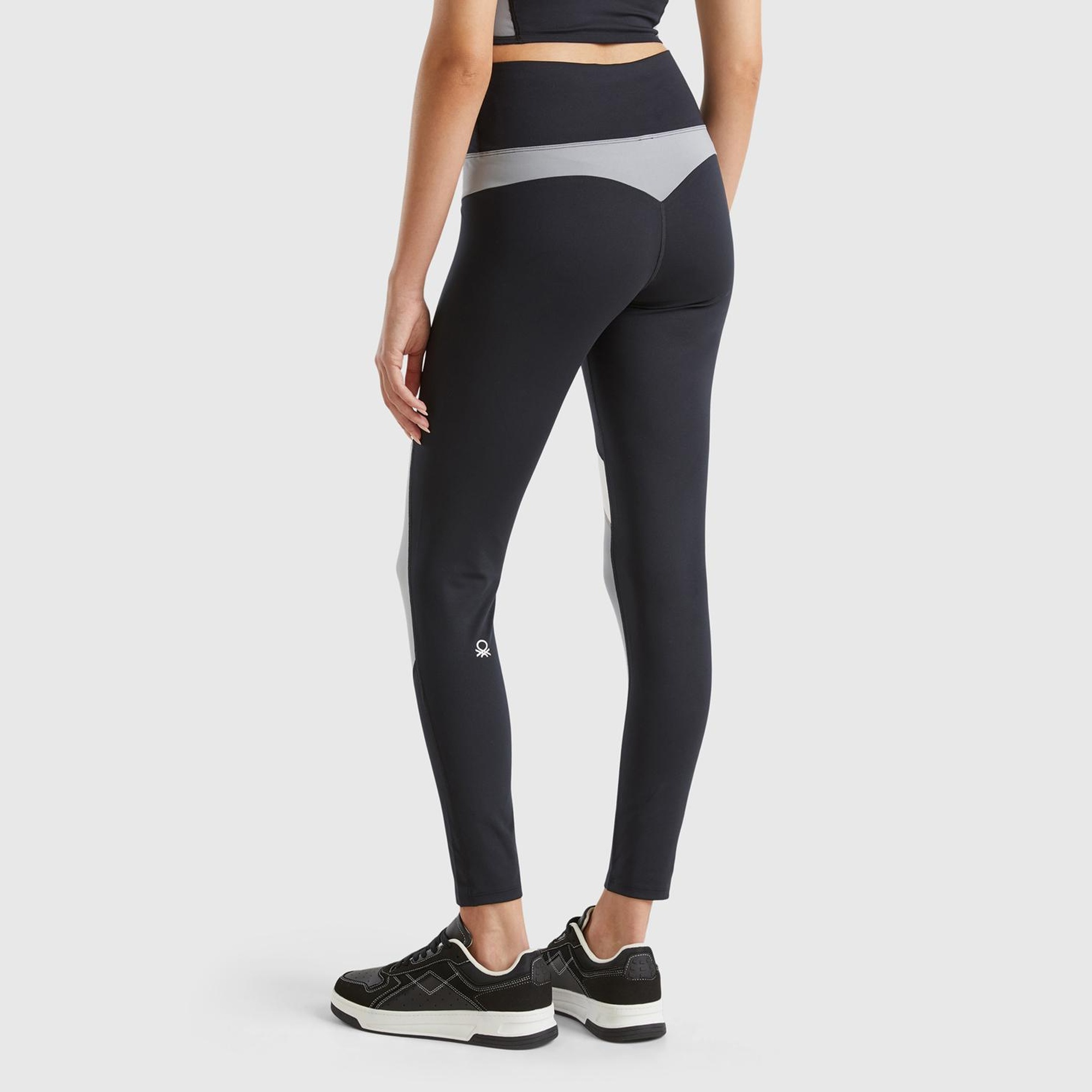 Kadın Siyah Kontrast Renk Detaylı Arkası Telefon Cepli Yüksek Bel Tayt