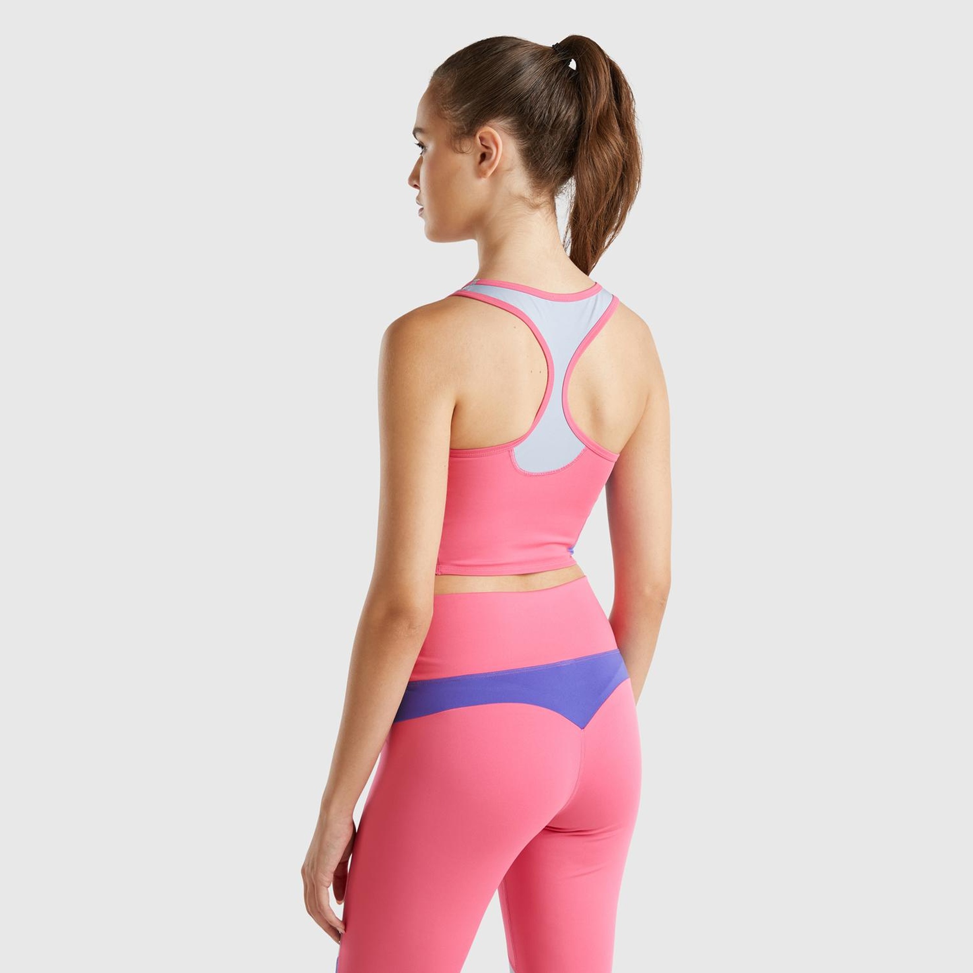 Kadın Pembe Önü Logo Baskılı Kontrast Renk Detaylı Crop Atlet