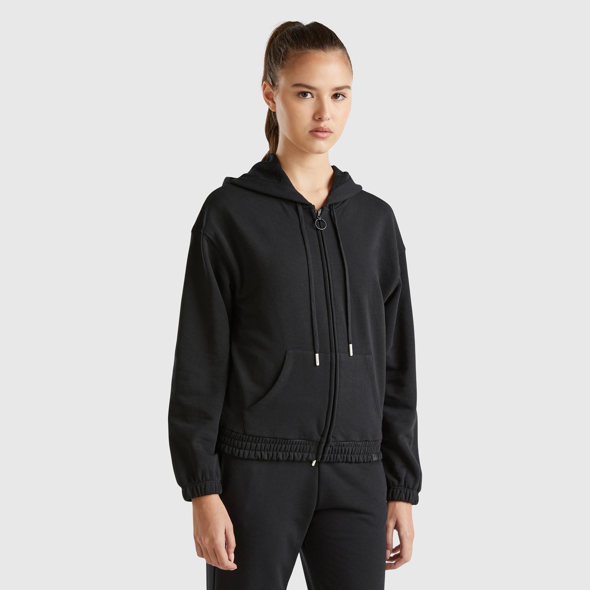 Kadın Siyah Pamuk Karışımlı Etek Ucu Logo Etiketli Kapüşonlu Sweatshirt