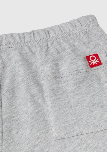  Erkek Çocuk Gri Üstü Çizgili Baskılı Altı Logo Detaylı Pijama Takımı
