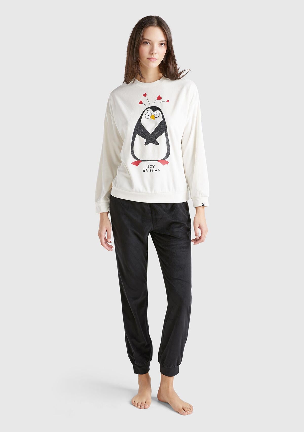  Kadın Krem Kol Ucu Logo Etiketli Önü Baskılı Pijama Üstü