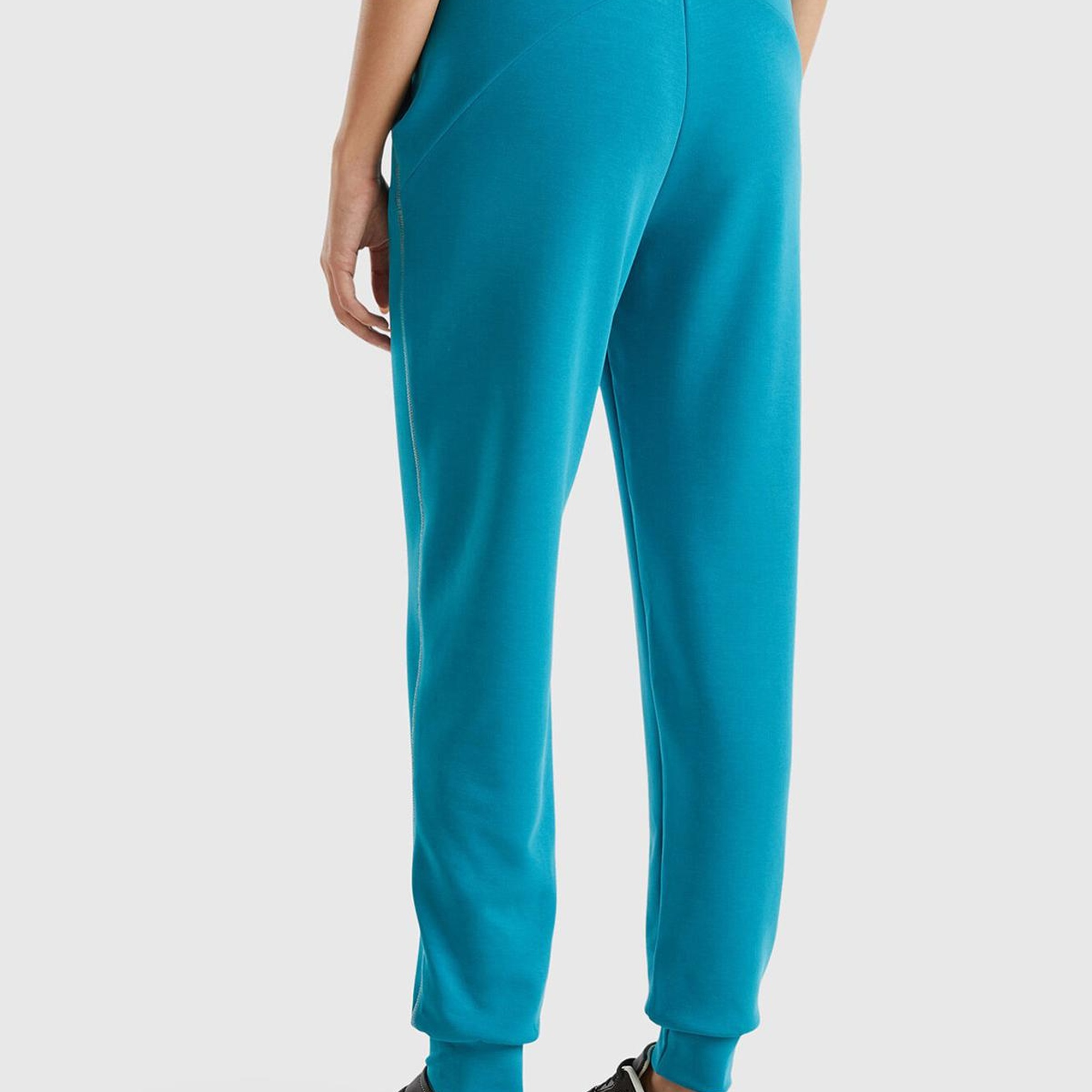 Kadın Turkuaz Modal Karışımlı Önü Logo Detaylı Bilek Manşetli Eşofman Altı