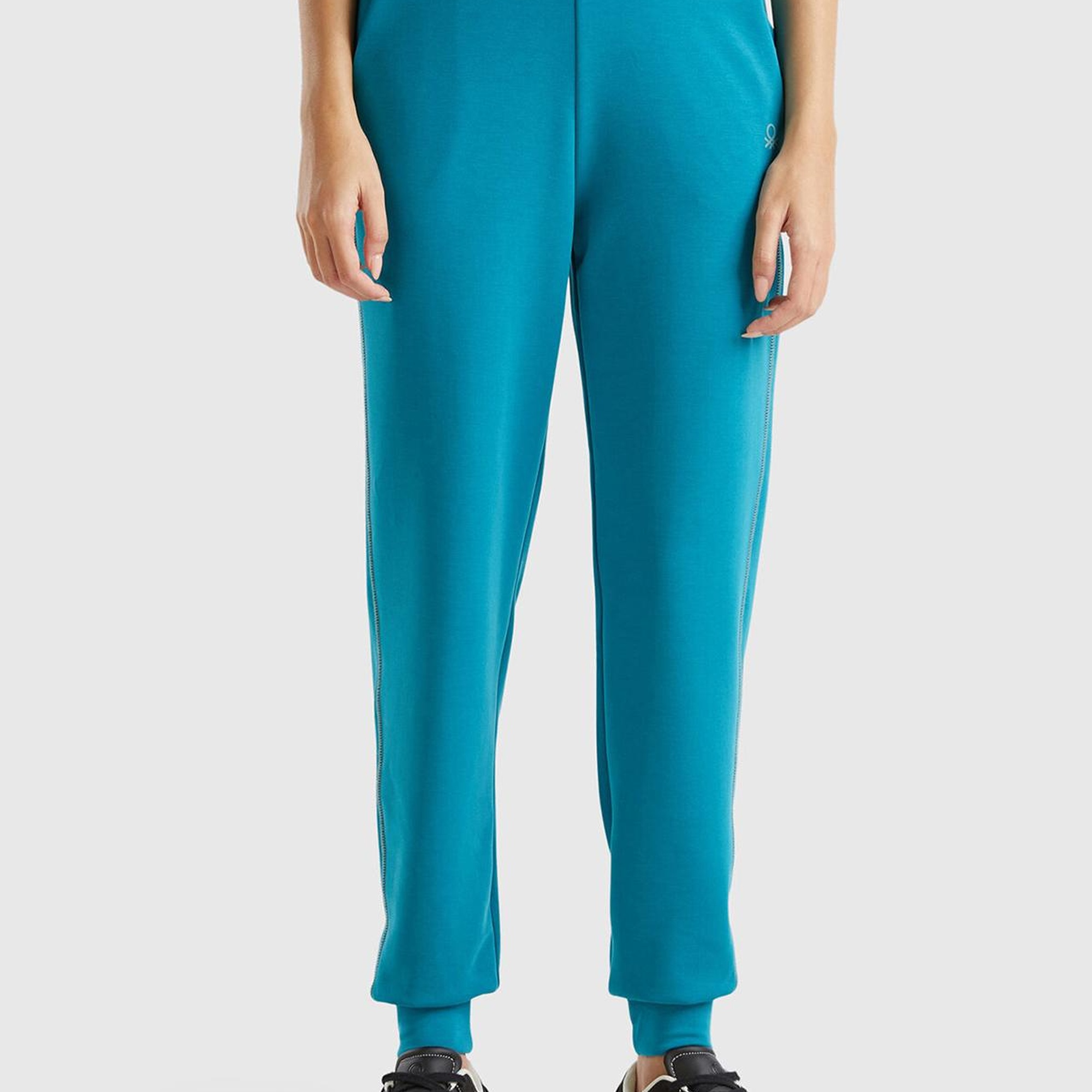 Kadın Turkuaz Modal Karışımlı Önü Logo Detaylı Bilek Manşetli Eşofman Altı