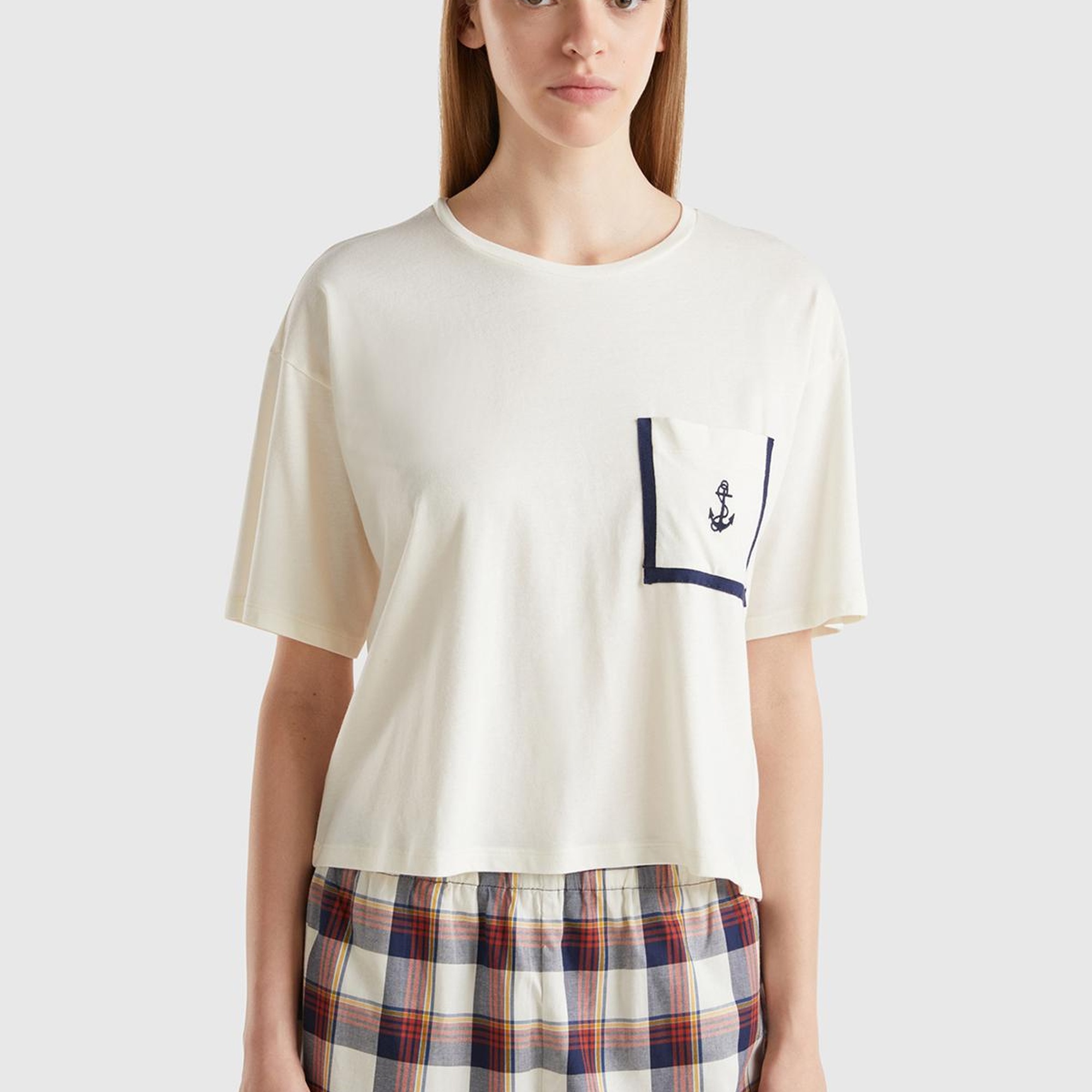 Kadın Krem Pamuk ve Viskoz Karışımlı Göğüs Cebi İşlemeli T-Shirt