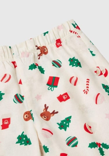  Erkek Çocuk Beyaz Tamamı Desenli Göğüs Cepli Altı Elastik Belli Pijama Takımı