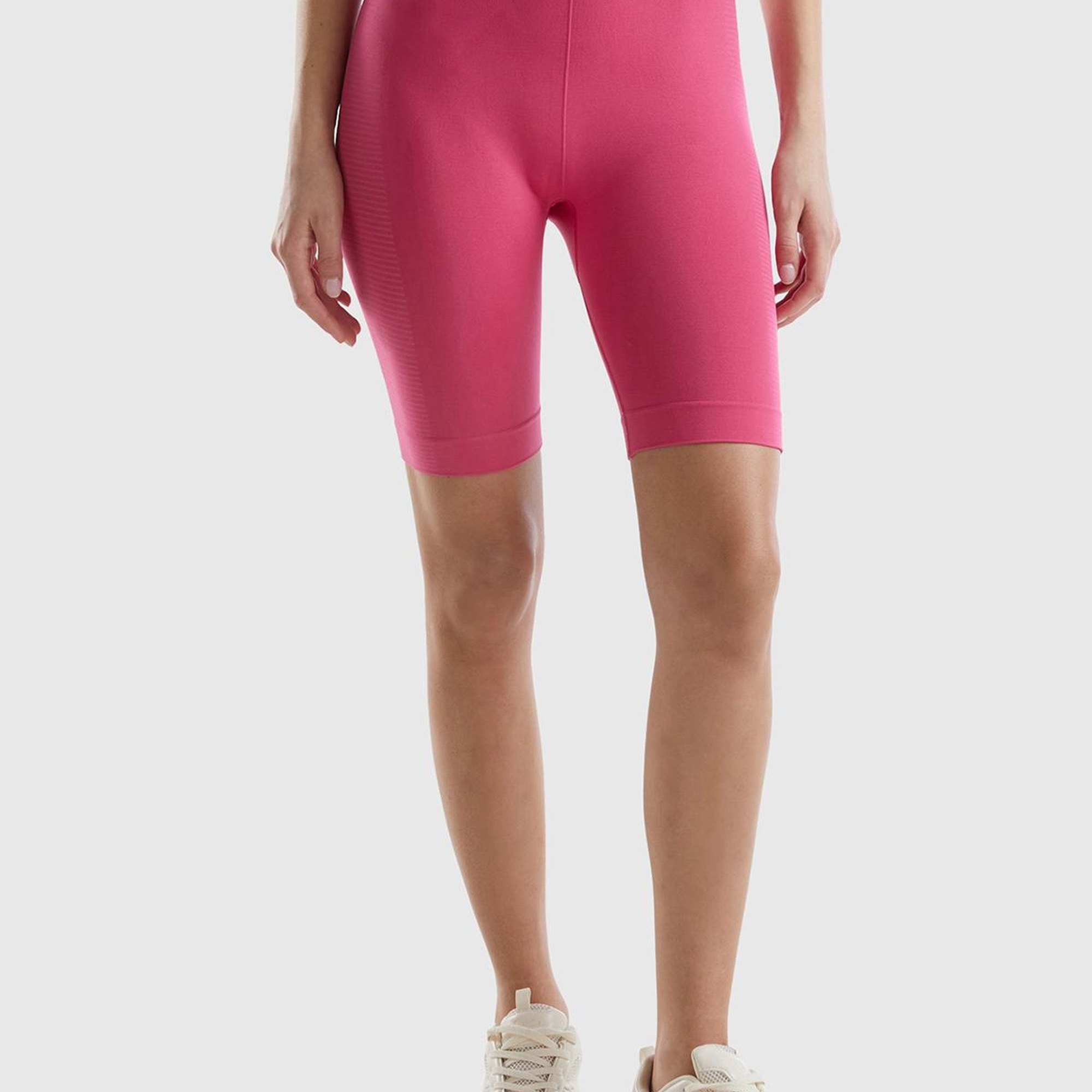 Kadın Fuşya Önü Logo İşlemeli Kısa Sporcu Taytı