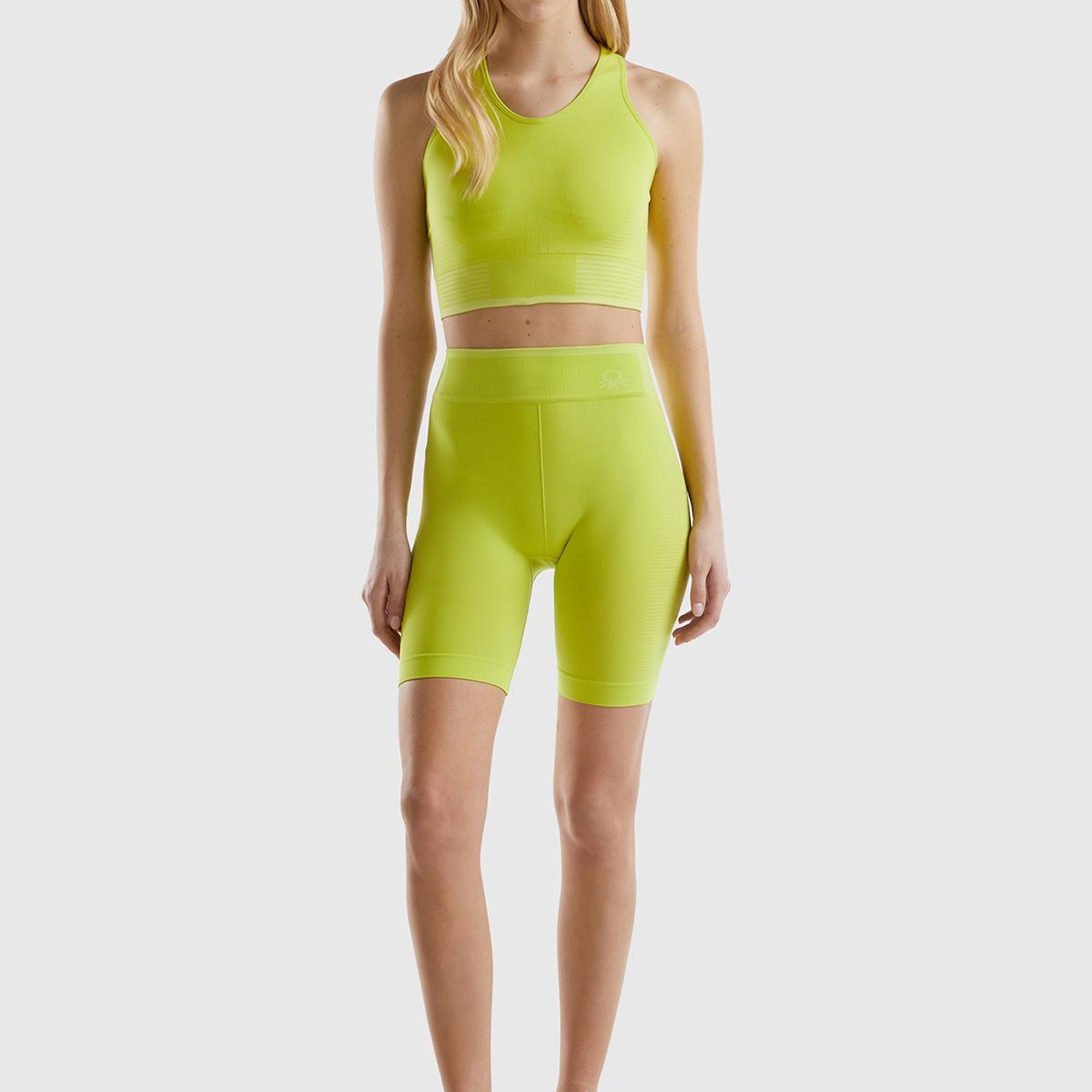 Kadın Neon Yeşil Önü Logo İşlemeli Kısa Sporcu Taytı