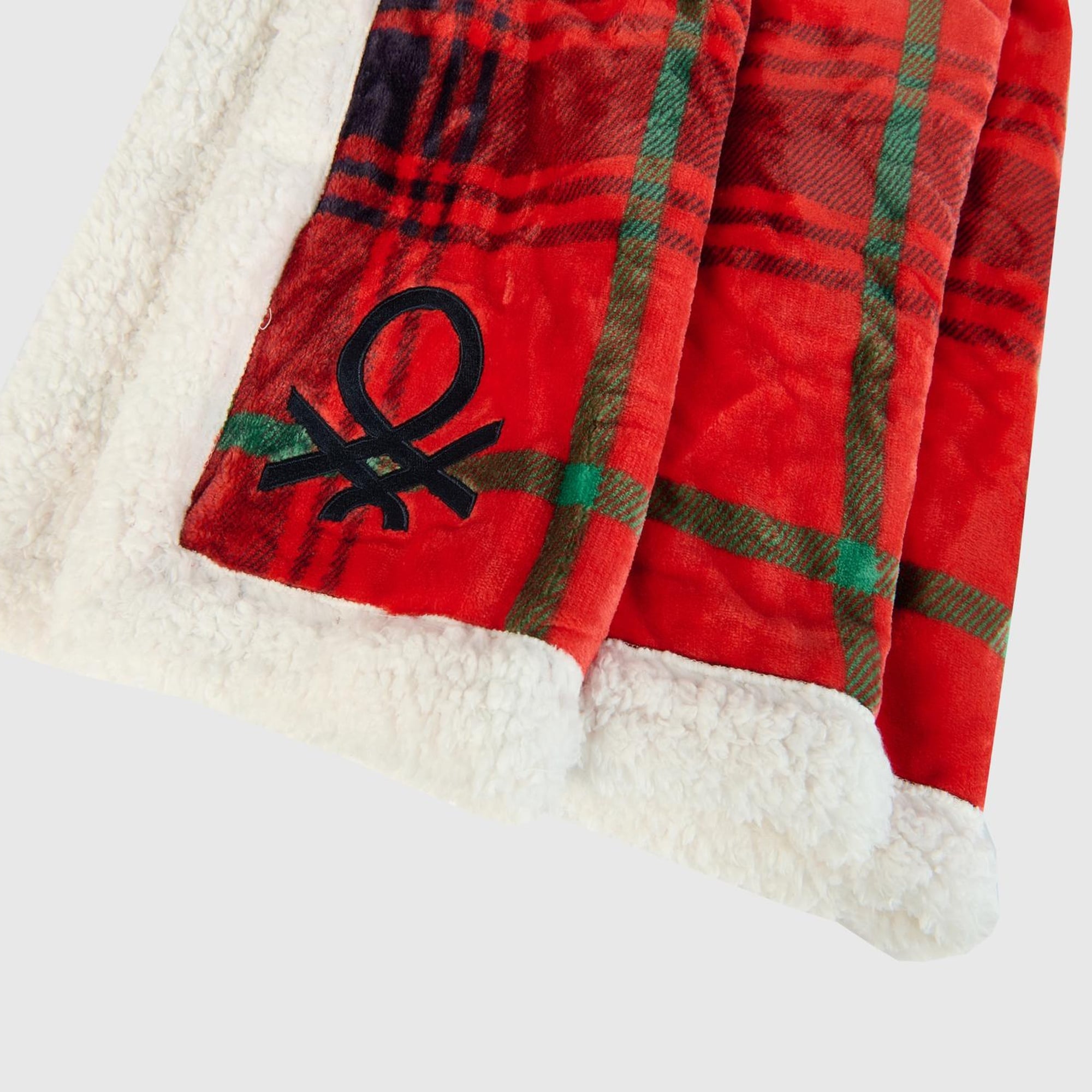 Unisex Kırmızı Ucu Logo Baskılı Tamamı Desenli Yumuşak Kenarlı Battaniye