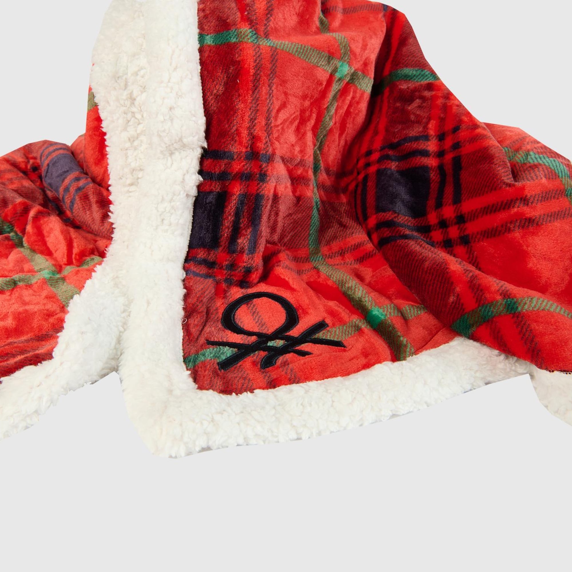 Unisex Kırmızı Ucu Logo Baskılı Tamamı Desenli Yumuşak Kenarlı Battaniye