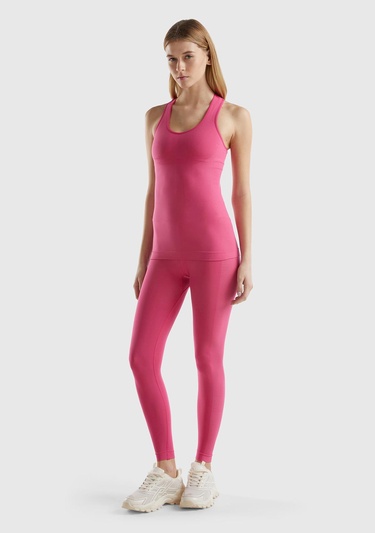  Kadın Fuşya Arkası Logo İşlemeli Askı Detaylı Destekli Sporcu Üst