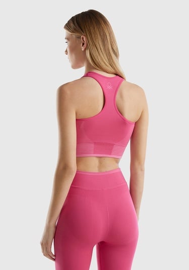  Kadın Fuşya Arkası Logo İşlemeli Askı Detaylı Destekli Sporcu Crop Üst