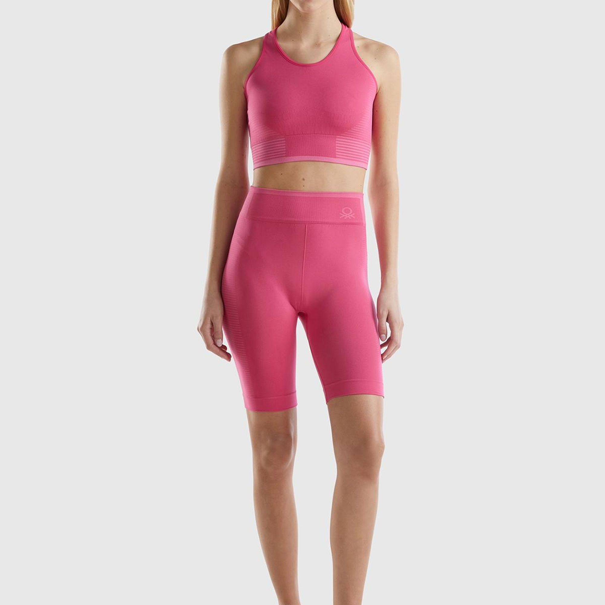 Kadın Fuşya Arkası Logo İşlemeli Askı Detaylı Destekli Sporcu Crop Üst