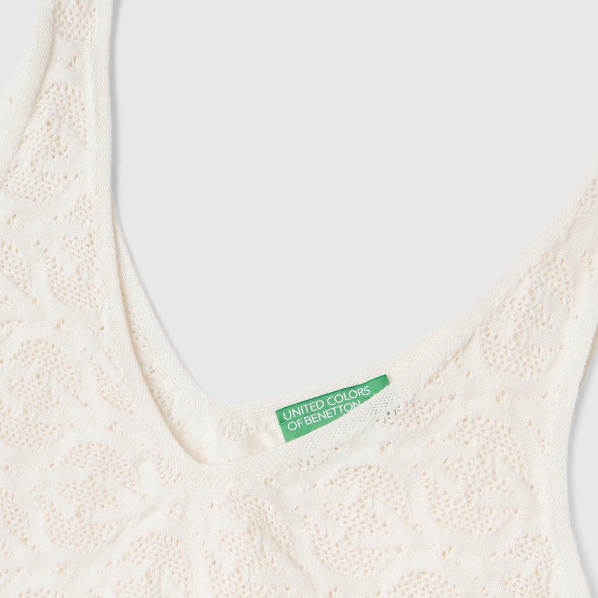 Kadın Krem %100 Pamuk Tamamı Desenli Derin V Yaka Sıfır Kol Bluz