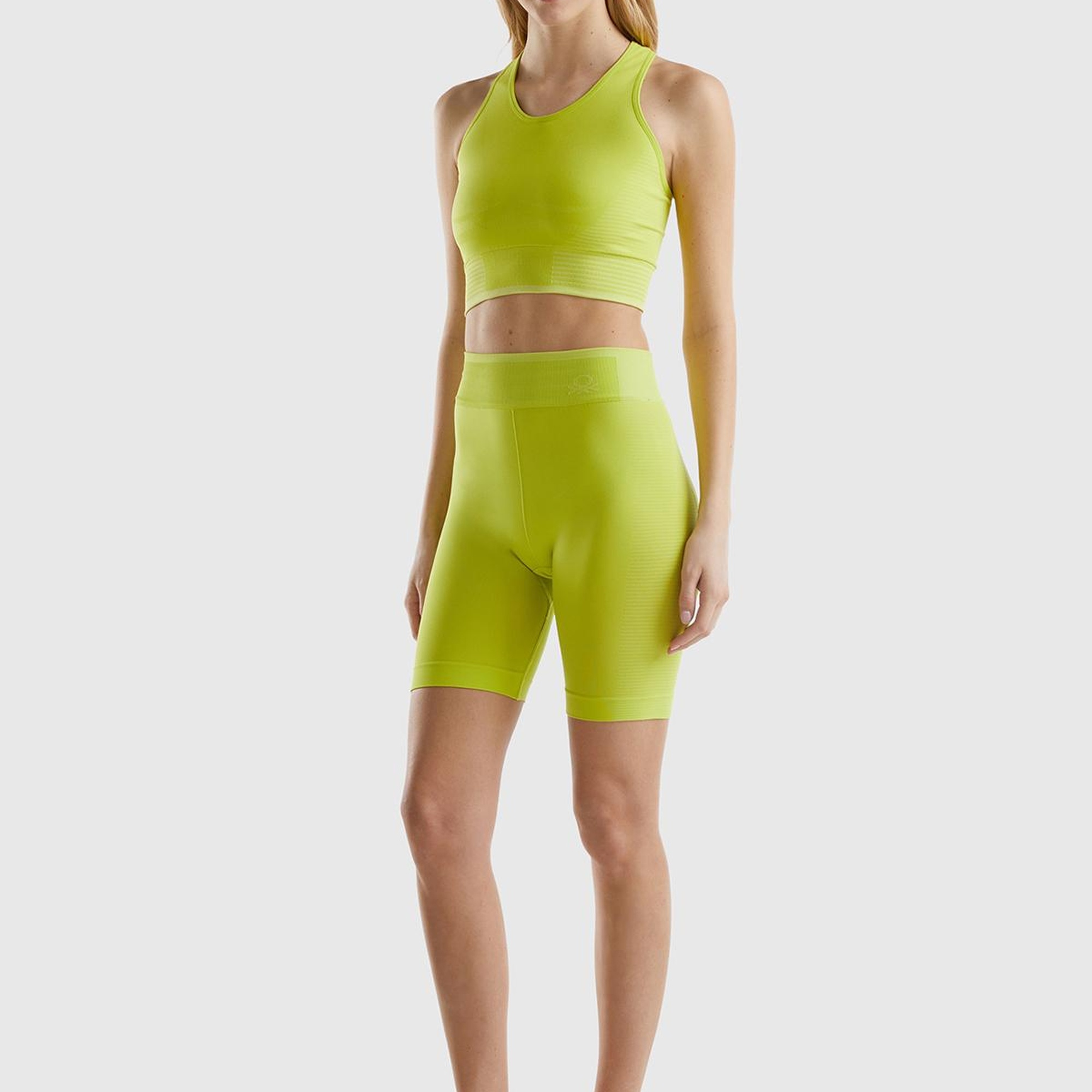 Kadın Neon Yeşil Arkası Logo İşlemeli Askı Detaylı Destekli Sporcu Crop Üst