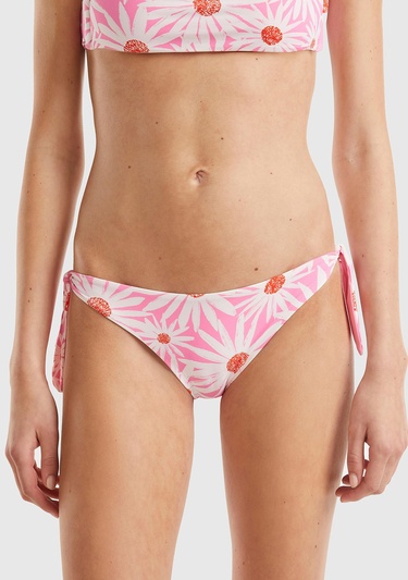  Kadın Pembe Mix Tamamı Desenli Kenardan Bağlamalı Klasik Kesim Bikini Altı