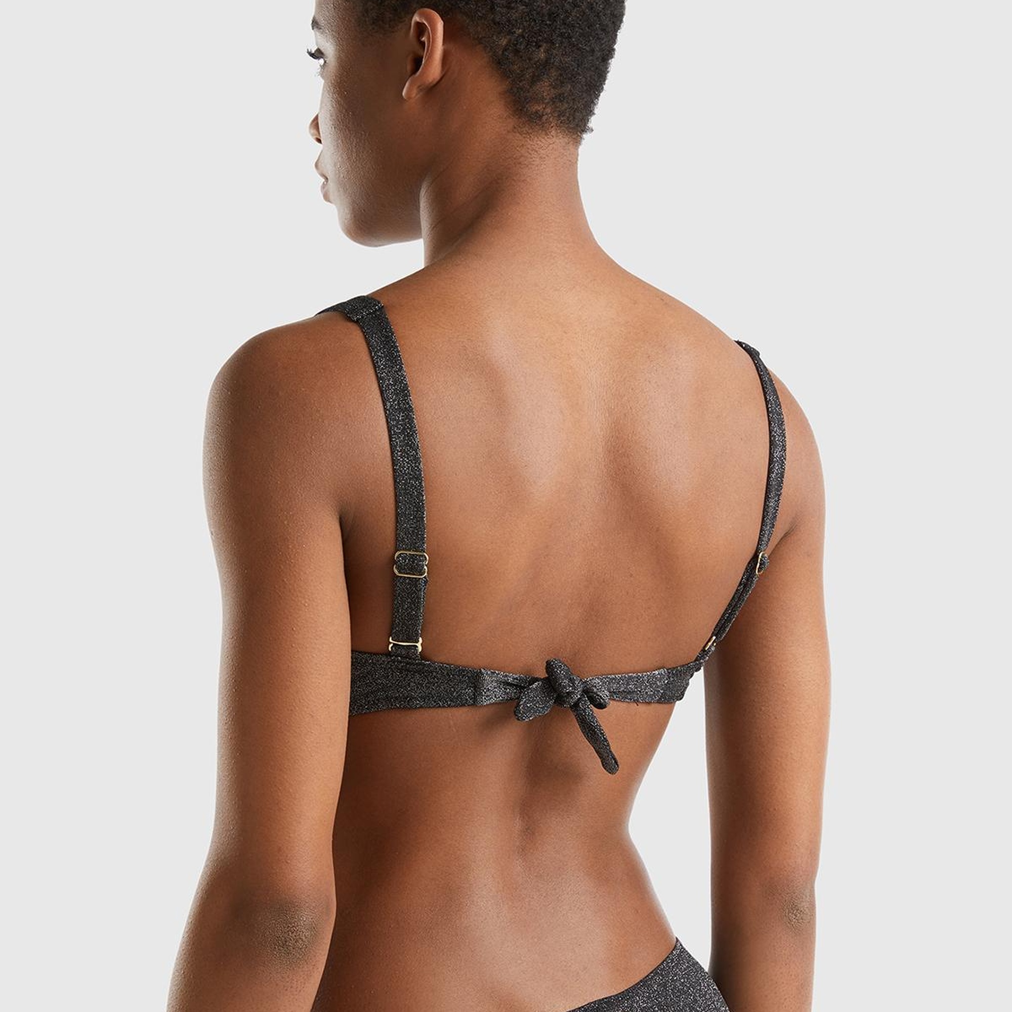 Kadın Siyah Kenarı Logo İşlemeli Ayarlanabilir Askılı Bikini Üstü