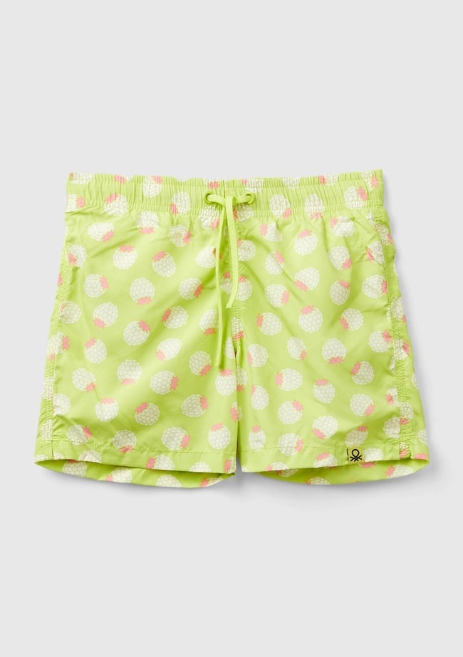  Erkek Çocuk Neon Yeşil Tamamı Desenli Cep Detaylı Beli Büzgülü Kısa Deniz Şortu