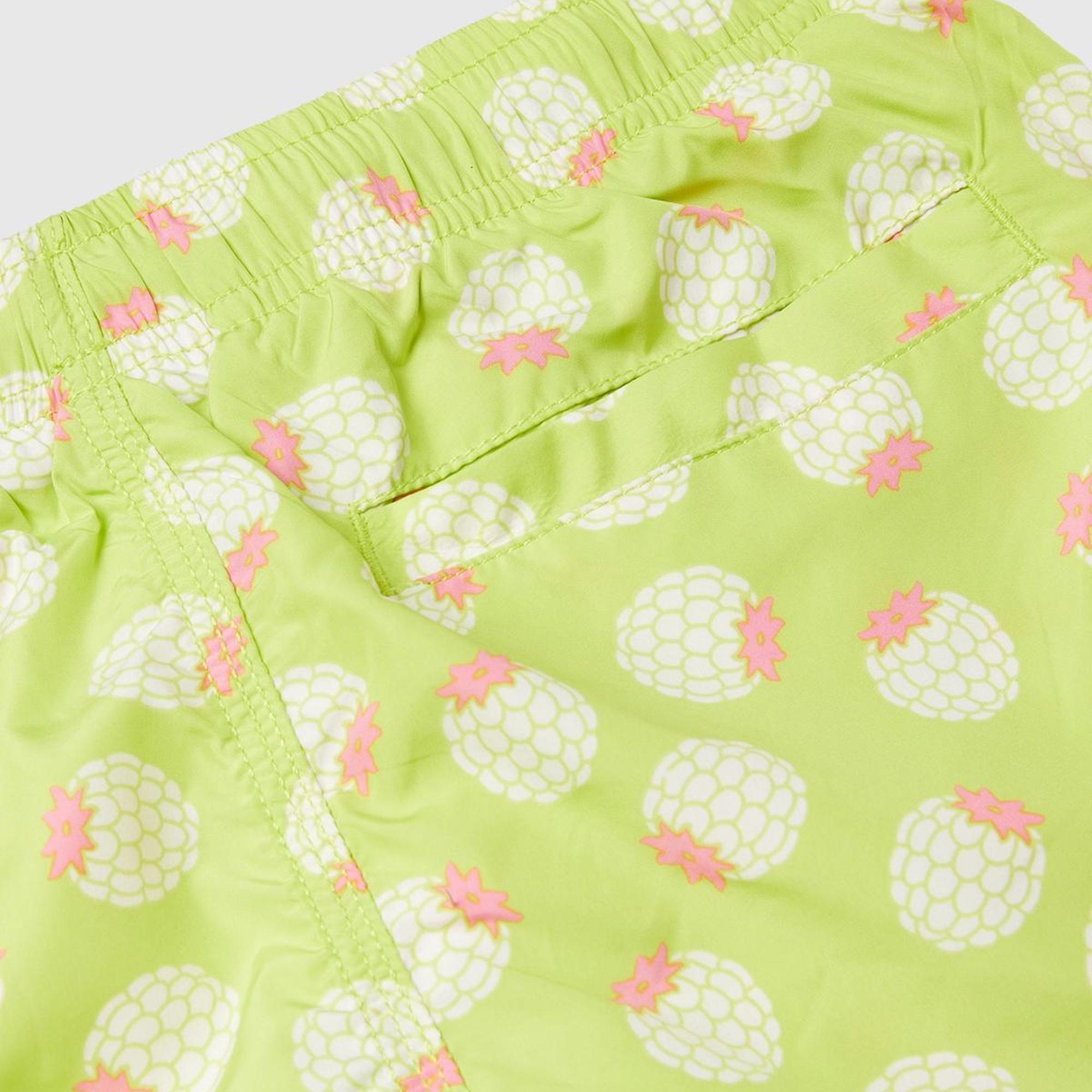 Erkek Çocuk Neon Yeşil Tamamı Desenli Cep Detaylı Beli Büzgülü Kısa Deniz Şortu