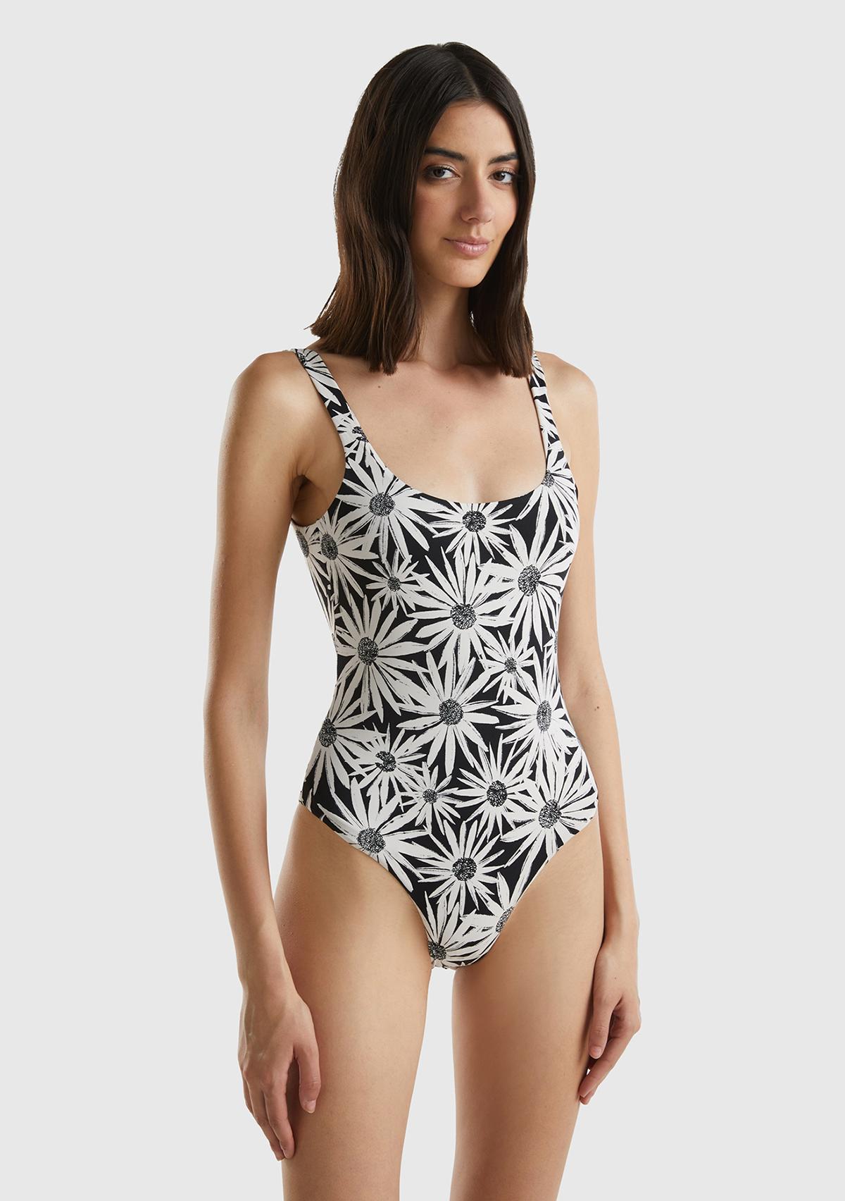  Kadın Beyaz Mix Tamamı Desenli Derin Sırt Dekolteli Brezilya Model Mayo